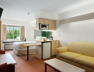 Microtel Inn & Suites By Wyndham Seneca Falls Habitación foto